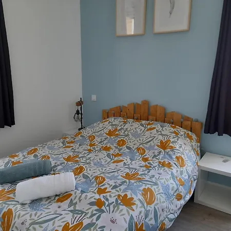 Les Pieds Dans La Veules-les-Roses